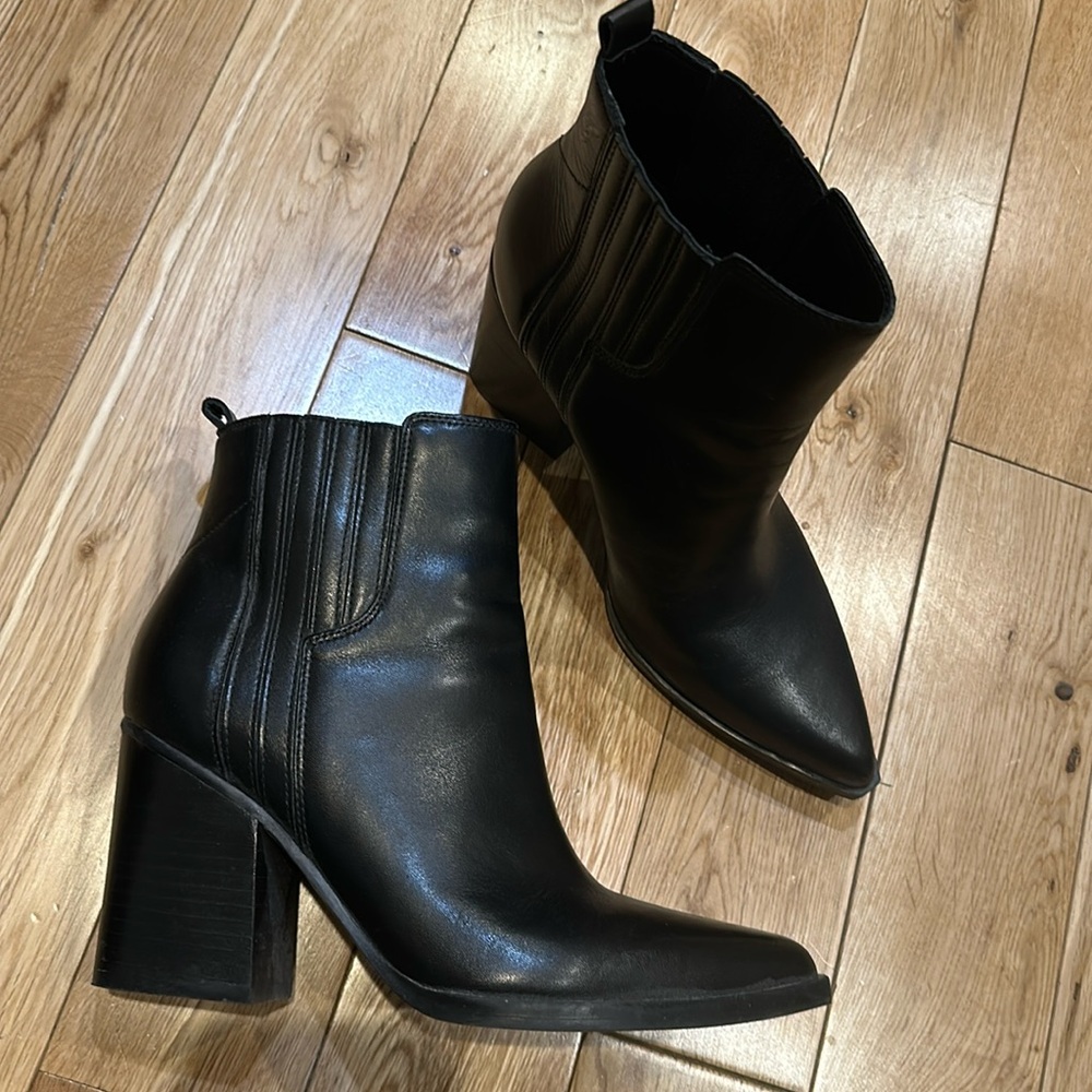 Marc Fisher black bootie